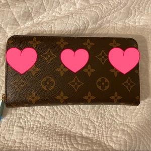 Very cute No Brand Brown Wallet. Very high quality.